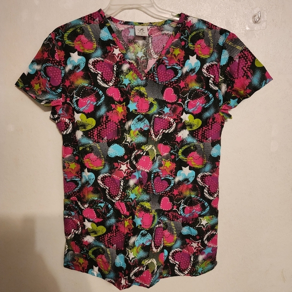 Bobbie Brooks Scrub Top Hearts Multicolor Size M NWOT - Picture 1 of 7